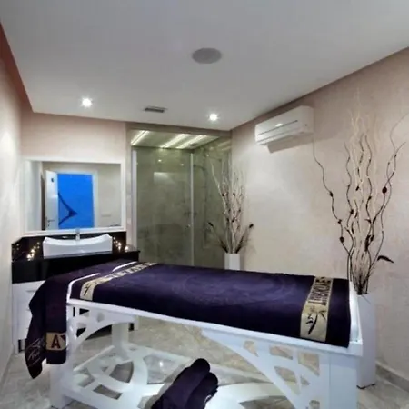 דירה Granada Residence, *